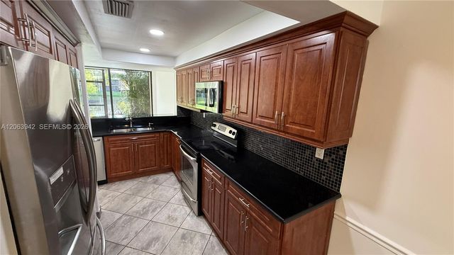 2961 SW 87th Ave 301, Davie, FL 33328