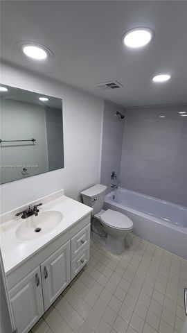 2961 SW 87th Ave 301, Davie, FL 33328