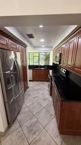 2961 SW 87th Ave 301, Davie, FL 33328