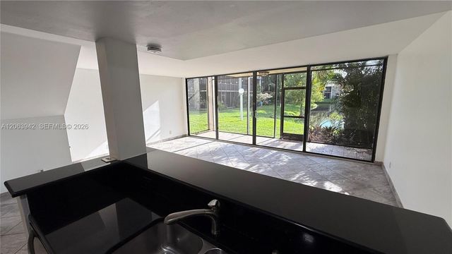 2961 SW 87th Ave 301, Davie, FL 33328