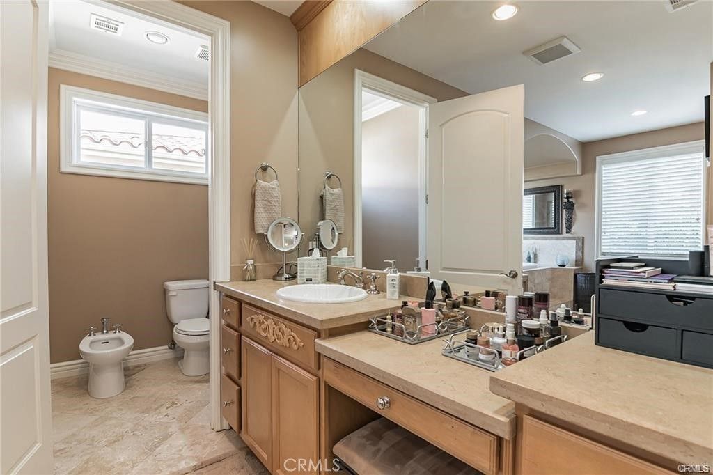 Image 5 of property listing at 15102 Greenleaf, Los Angeles, CA 91403