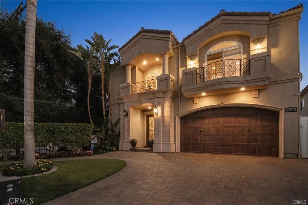 Image 7 of property listing at 15102 Greenleaf, Los Angeles, CA 91403