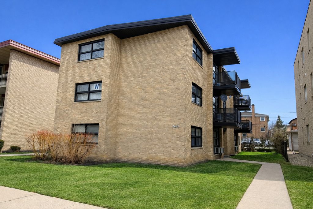 2431 N 76th Court 2, Elmwood Park, IL 60707