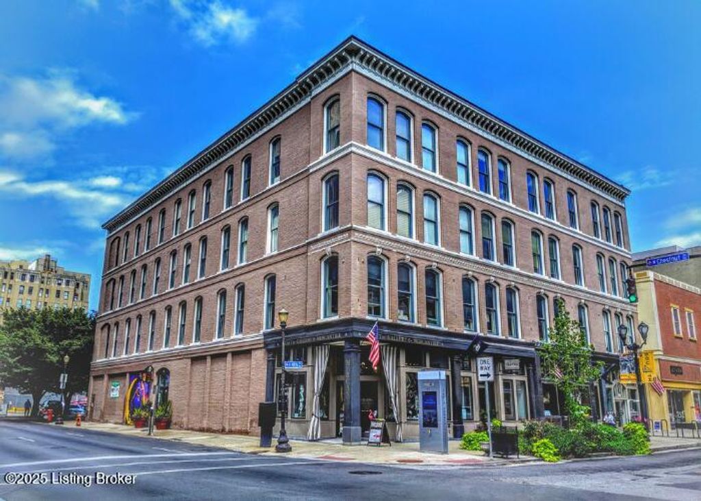 564 S 4th St, 308, Louisville, KY 40202