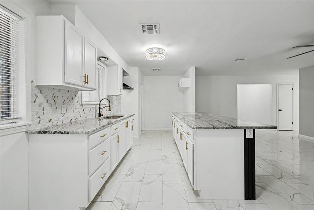 4329 Marie St, Corpus Christi, TX 78411