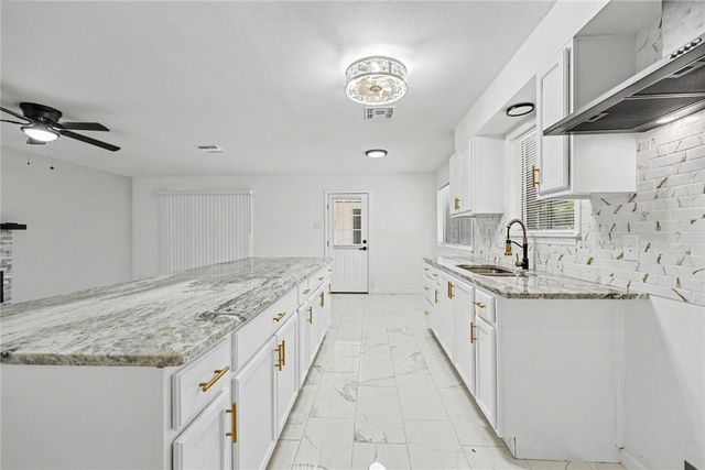 4329 Marie St, Corpus Christi, TX 78411