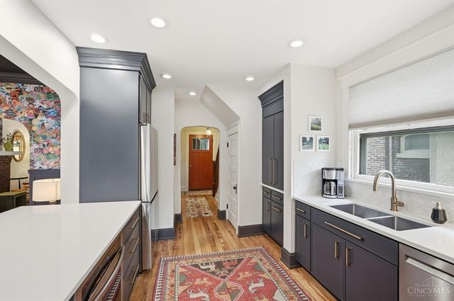 3040 Taylor Avenue, Cincinnati, OH 45220