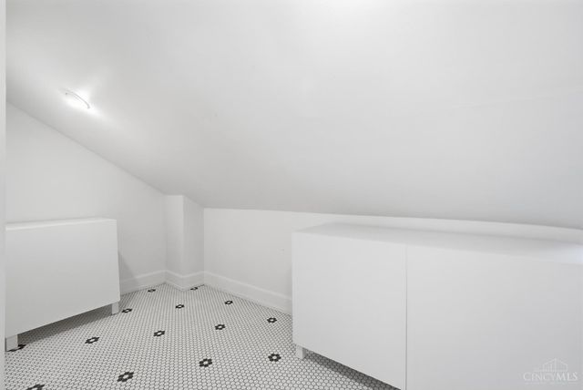 3040 Taylor Avenue, Cincinnati, OH 45220