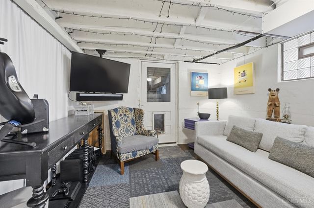 3040 Taylor Avenue, Cincinnati, OH 45220