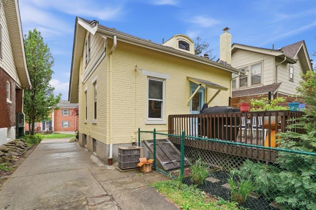 3040 Taylor Avenue, Cincinnati, OH 45220