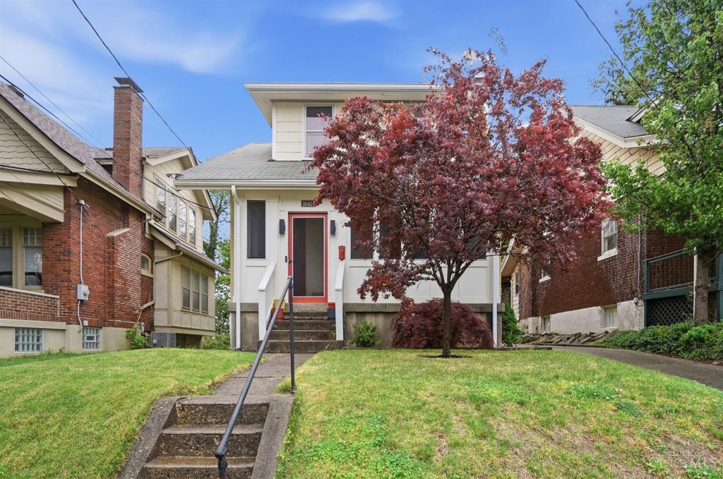 3040 Taylor Avenue, Cincinnati, OH 45220