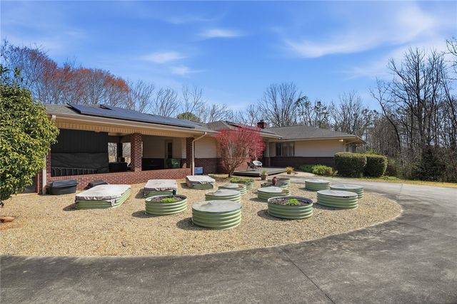 129 Tyler Lane, West Union, SC 29696