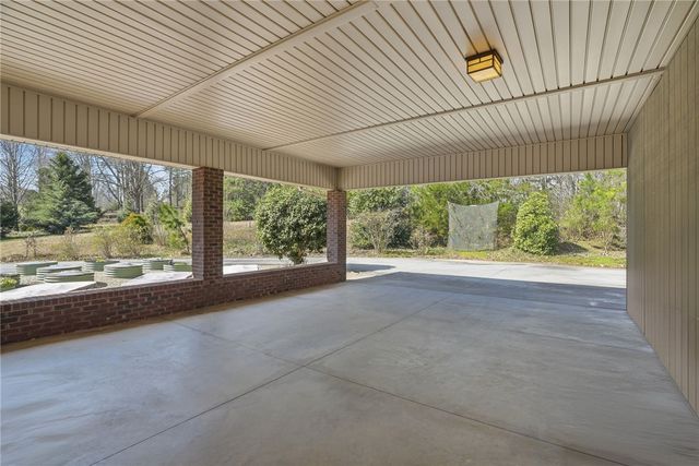 129 Tyler Lane, West Union, SC 29696