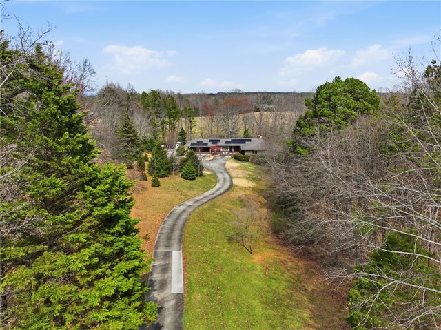 129 Tyler Lane, West Union, SC 29696