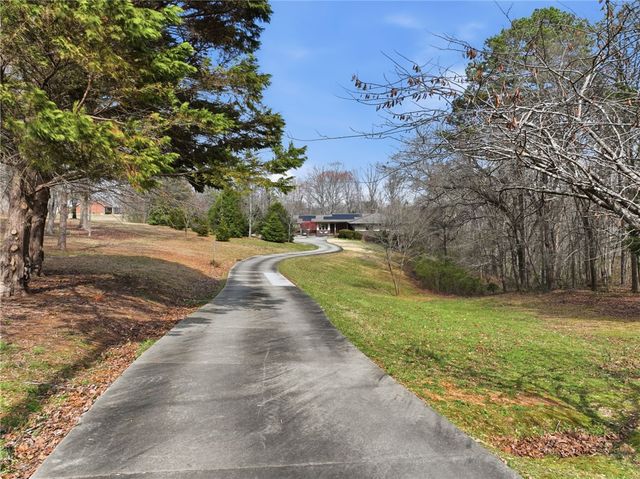 129 Tyler Lane, West Union, SC 29696