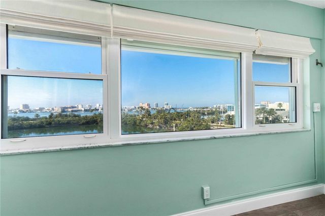 31 ISLAND WAY 409, Clearwater Beach, FL 33767