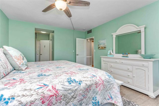 31 ISLAND WAY 409, Clearwater Beach, FL 33767