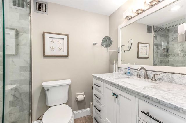 31 ISLAND WAY 409, Clearwater Beach, FL 33767