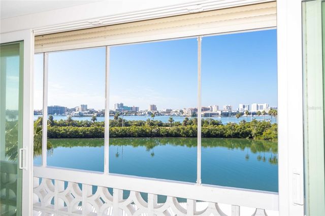 31 ISLAND WAY 409, Clearwater Beach, FL 33767