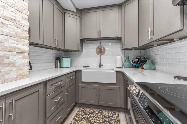 31 ISLAND WAY 409, Clearwater Beach, FL 33767