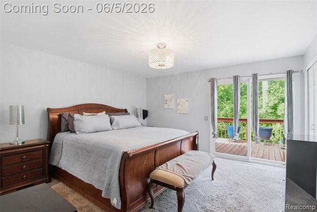 28877 Walnut Grove Lane, Southfield, MI 48034