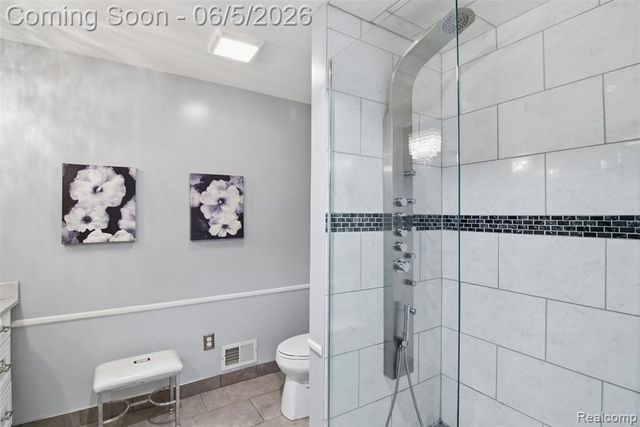 28877 Walnut Grove Lane, Southfield, MI 48034