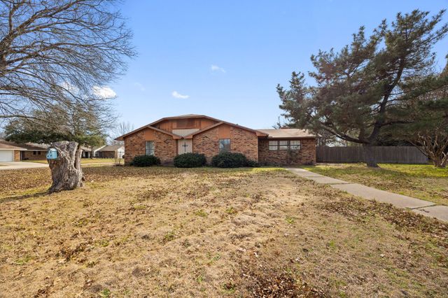 2736 Chebi Lane, Denton, TX 76209