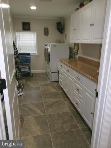 22 NUGENTOWN RD, Tuckerton, NJ 08087