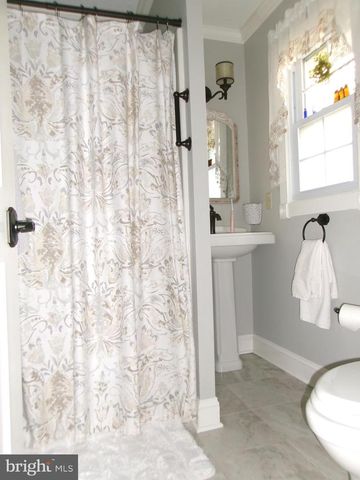 22 NUGENTOWN RD, Tuckerton, NJ 08087