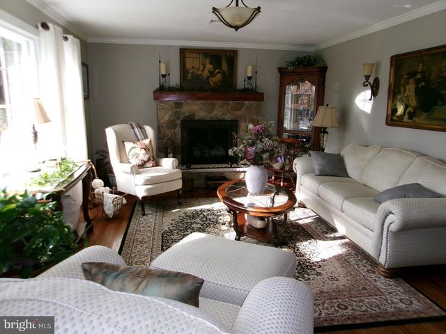 22 NUGENTOWN RD, Tuckerton, NJ 08087