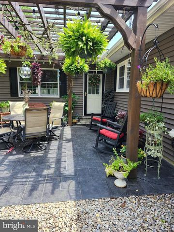 22 NUGENTOWN RD, Tuckerton, NJ 08087