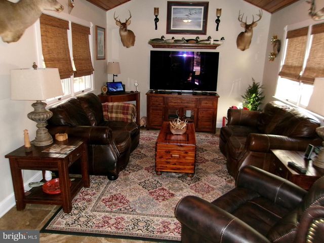 22 NUGENTOWN RD, Tuckerton, NJ 08087