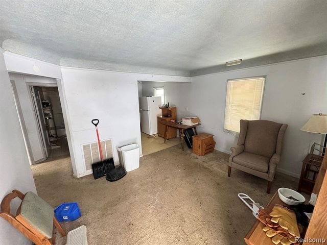 25012 Midland, Redford, MI 48239