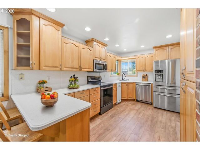 7910 N MCKENNA Ave, Portland, OR 97203