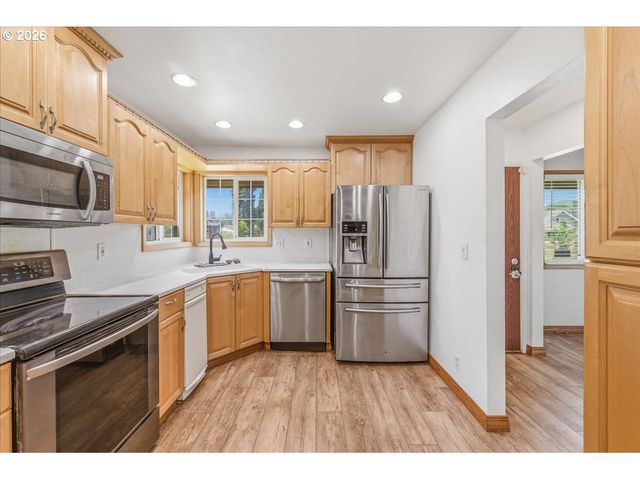 7910 N MCKENNA Ave, Portland, OR 97203