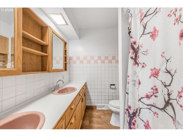 7910 N MCKENNA Ave, Portland, OR 97203