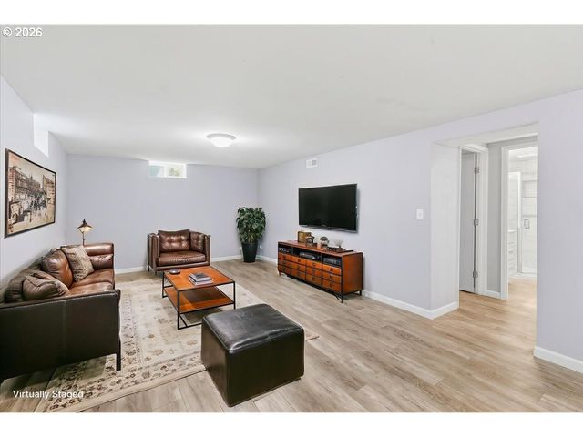 7910 N MCKENNA Ave, Portland, OR 97203