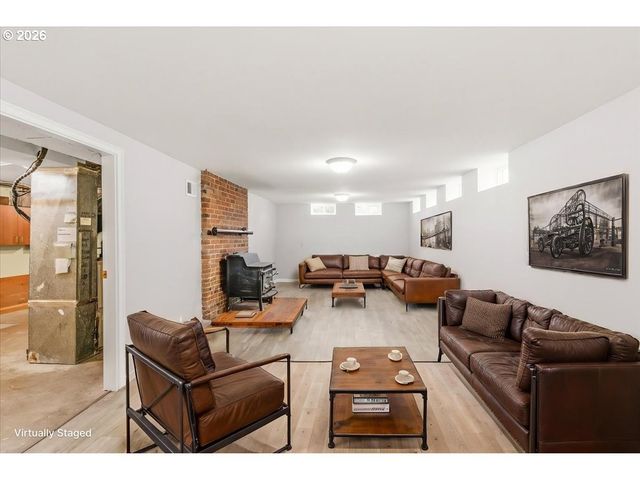 7910 N MCKENNA Ave, Portland, OR 97203