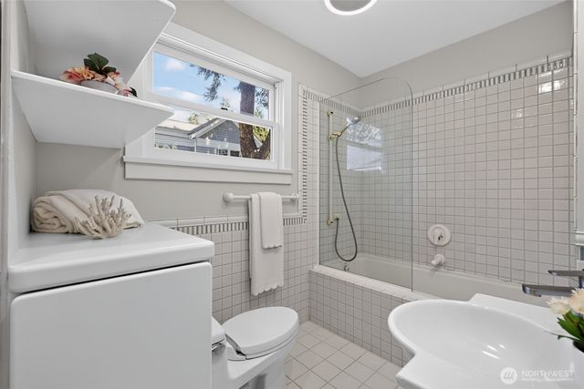 3806 E Galer Street, Seattle, WA 98112