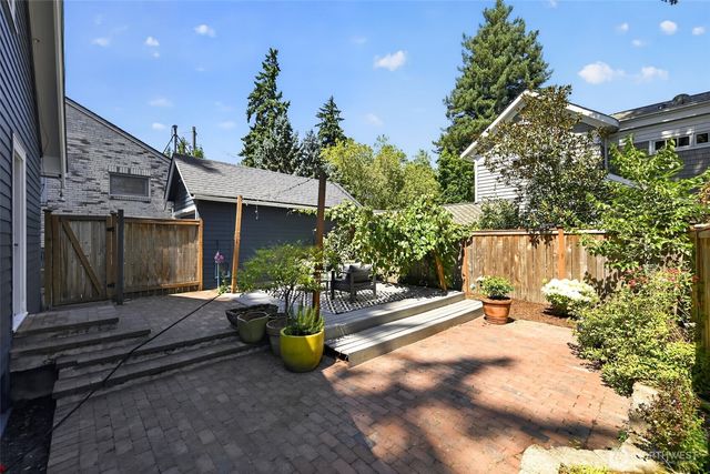 3806 E Galer Street, Seattle, WA 98112