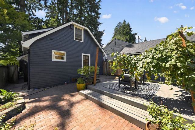 3806 E Galer Street, Seattle, WA 98112