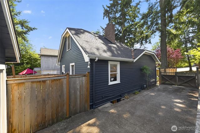 3806 E Galer Street, Seattle, WA 98112
