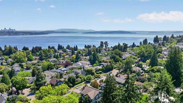 3806 E Galer Street, Seattle, WA 98112