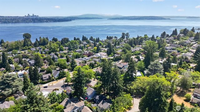 3806 E Galer Street, Seattle, WA 98112