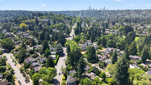 3806 E Galer Street, Seattle, WA 98112