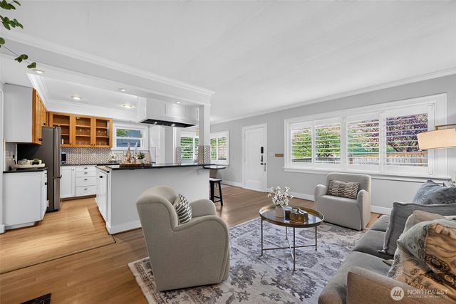 3806 E Galer Street, Seattle, WA 98112