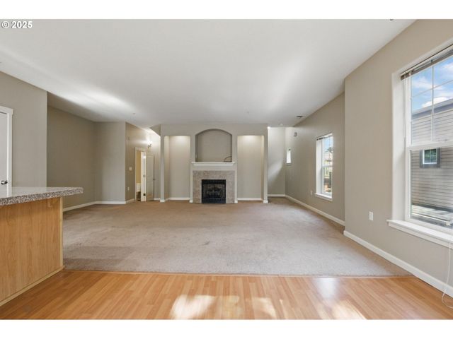 22864 Sw FOREST CREEK Dr 200, Sherwood, OR 97140