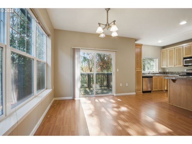 22864 Sw FOREST CREEK Dr 200, Sherwood, OR 97140