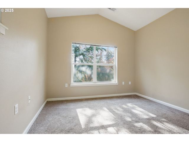 22864 Sw FOREST CREEK Dr 200, Sherwood, OR 97140