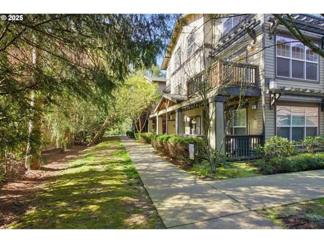 22864 Sw FOREST CREEK Dr 200, Sherwood, OR 97140
